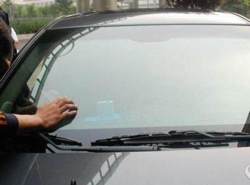 點(diǎn)擊查看詳細(xì)信息<br>標(biāo)題：汽車玻璃 閱讀次數(shù)：2212